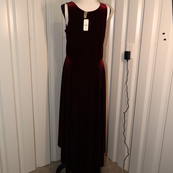 Unbranded Womens Stretch Burgundy Velvet Hi-Lo Tank Dress Size Medium NWT - Picture 2 of 7